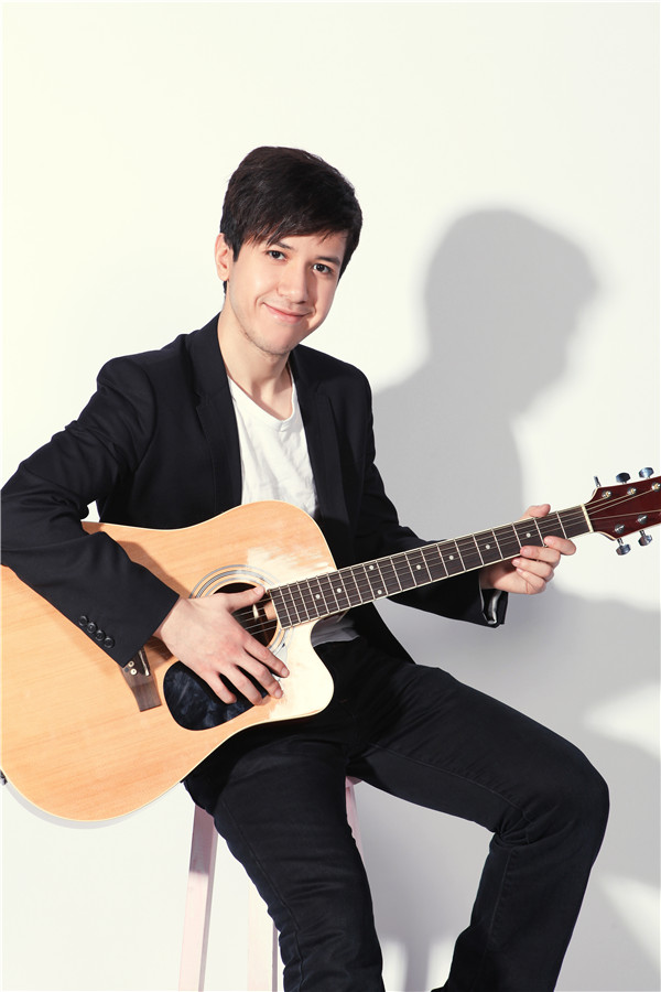  p>努尔艾力·阿不利孜(艾力),1989年3月1日出生,来自新疆乌鲁木齐,酷