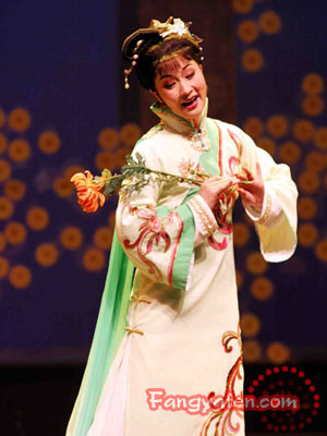 方亚芬