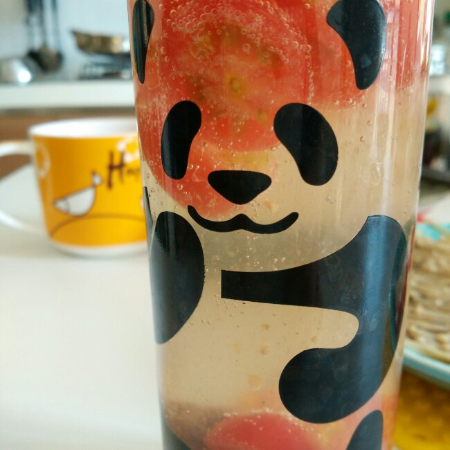  p>圣女果气泡饮以圣女果为主料的饮品 /p>