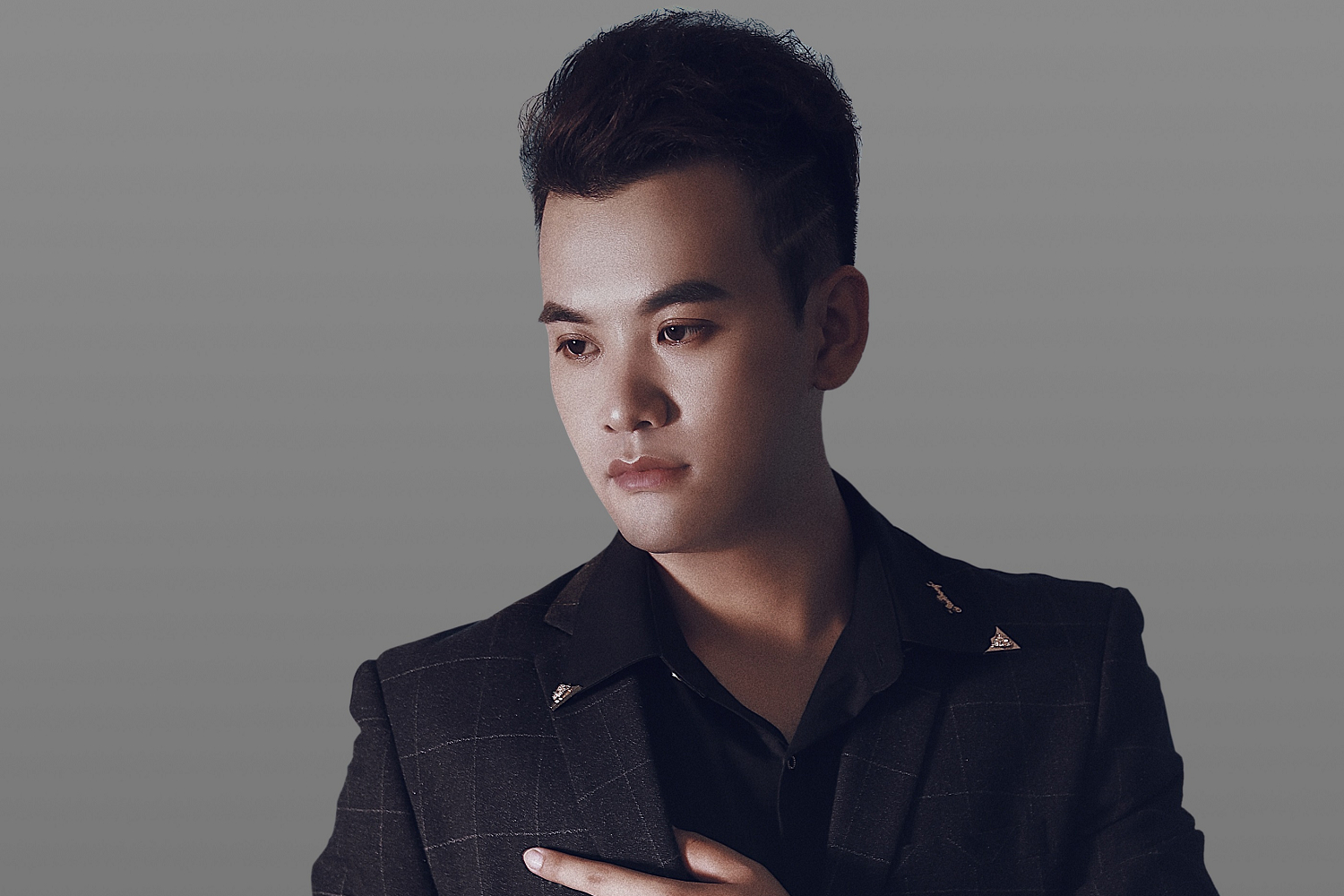 2012年,与陈寒柏,张英红共同出演轻喜剧《牛老汉的幸福生活》,从而