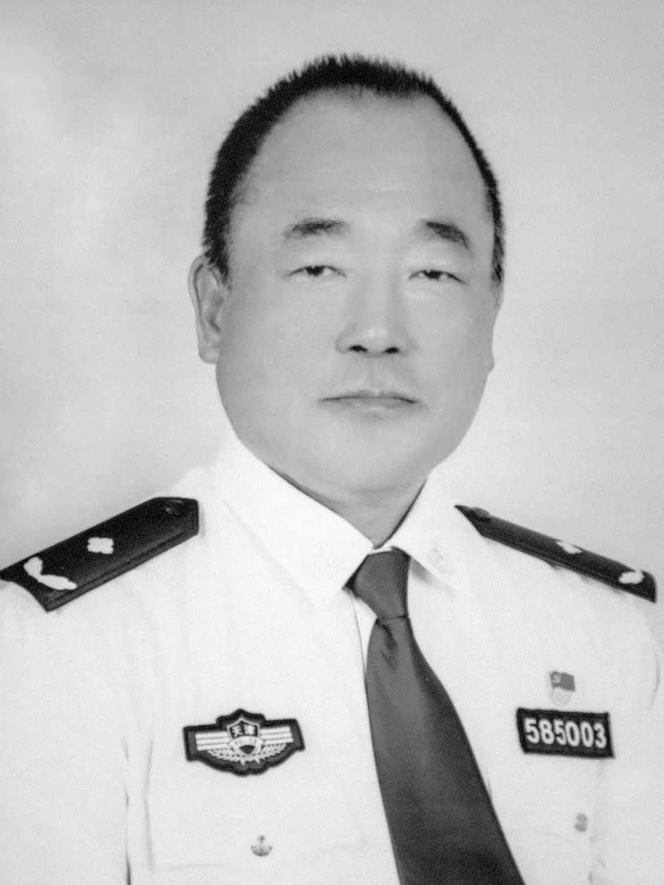  p>王炳文 i>(1966年9月-2022年5月4日) /i>,男,中共党员,三级警监