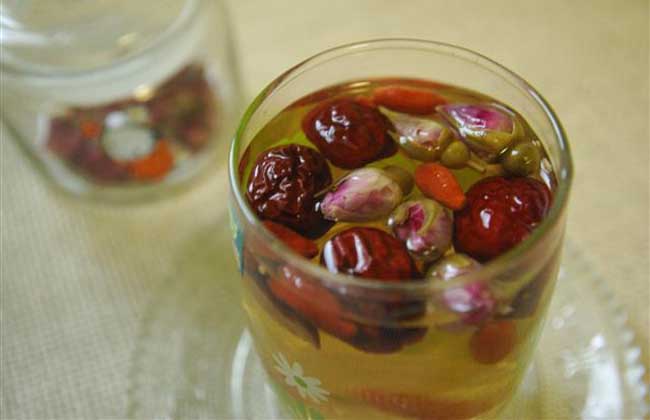 枸杞红枣玫瑰花茶