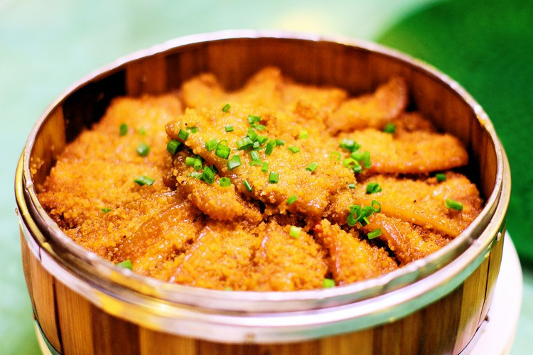 是 a href="#" data-lemmaid="215383">江西 /a>省特色名菜,属于 a