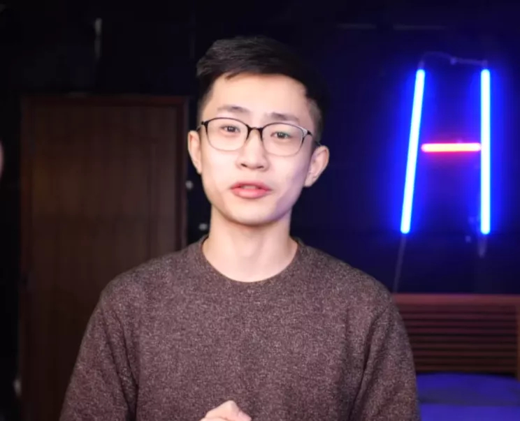 B站何同学成功了，网友却吐槽“靠家庭和资本助推”，这是酸吗？_百科TA说