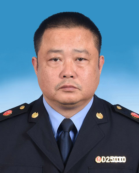  p data-id="gnvffy518f">吴忠,男,汉族,1969年2月出生,江西永丰人