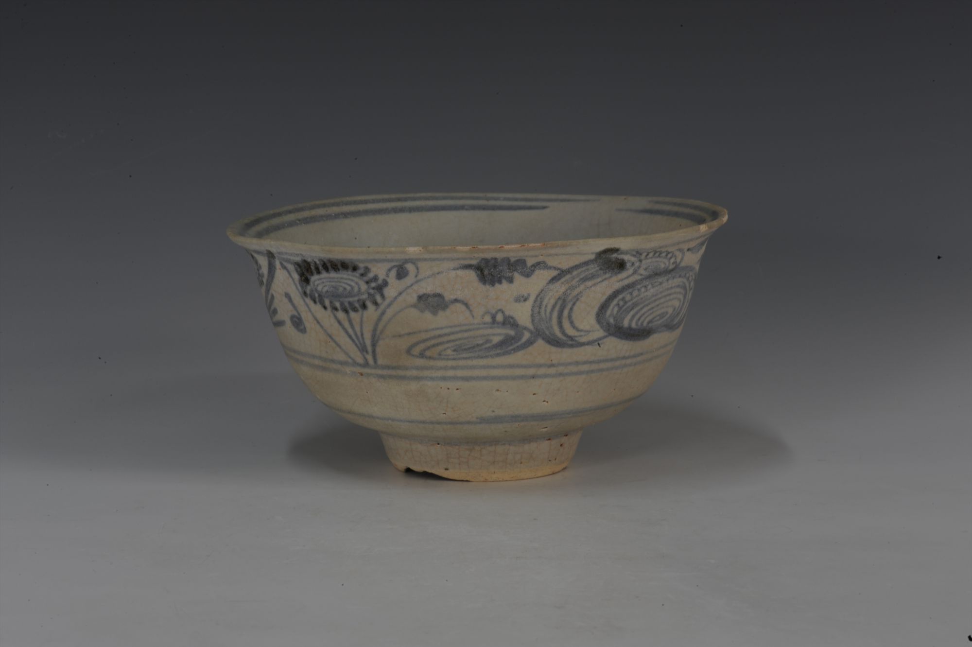 宋代青花菊花纹瓷碗