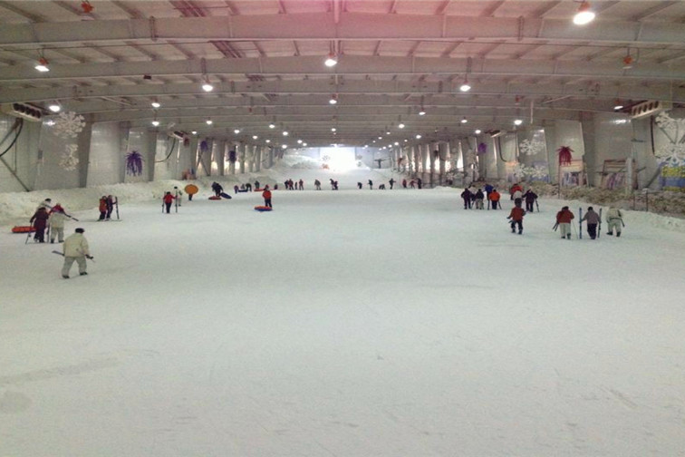 达永山四季滑雪馆
