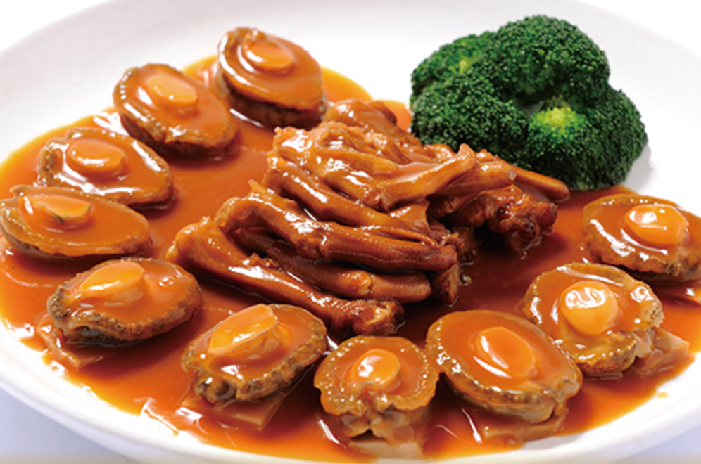  p>生扣鹅掌鲜鲍是一种由鹅掌,鲜鲍鱼,腩肉等原料制作成的菜品. /p>