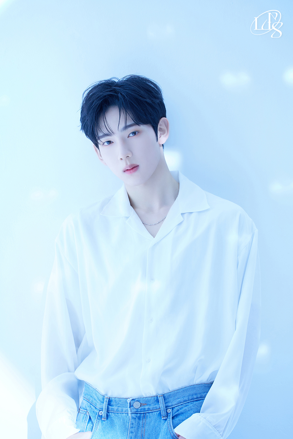 于2023年6月15日推出的韩国男子唱跳组合,由chael(      ),队长jin su