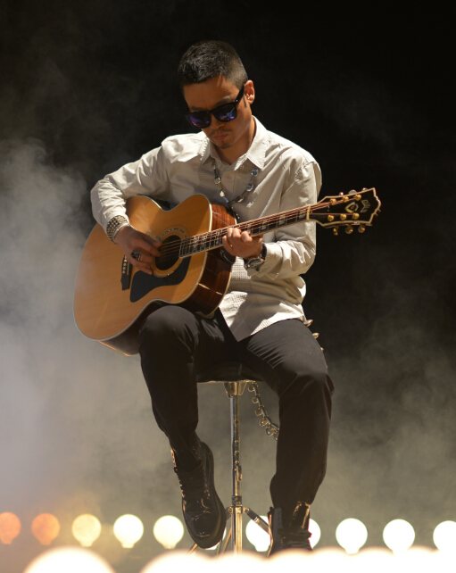 李延亮,1968年12月9日出生于河南省洛阳市,中国内地男歌手,吉他音乐家