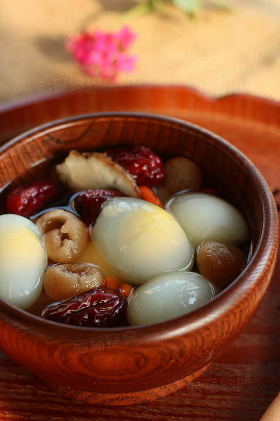 枸杞炖鸽蛋