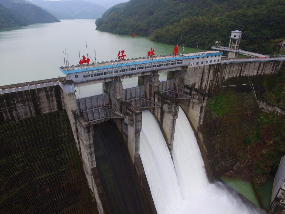 山仔水库位于福建省 a target="_blank" href="/item/连江县/1863210"