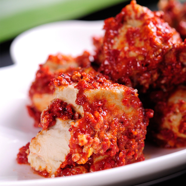  p>红豆腐,川陕等地区著名的传统小吃,当地乡村老百姓几乎家家都会