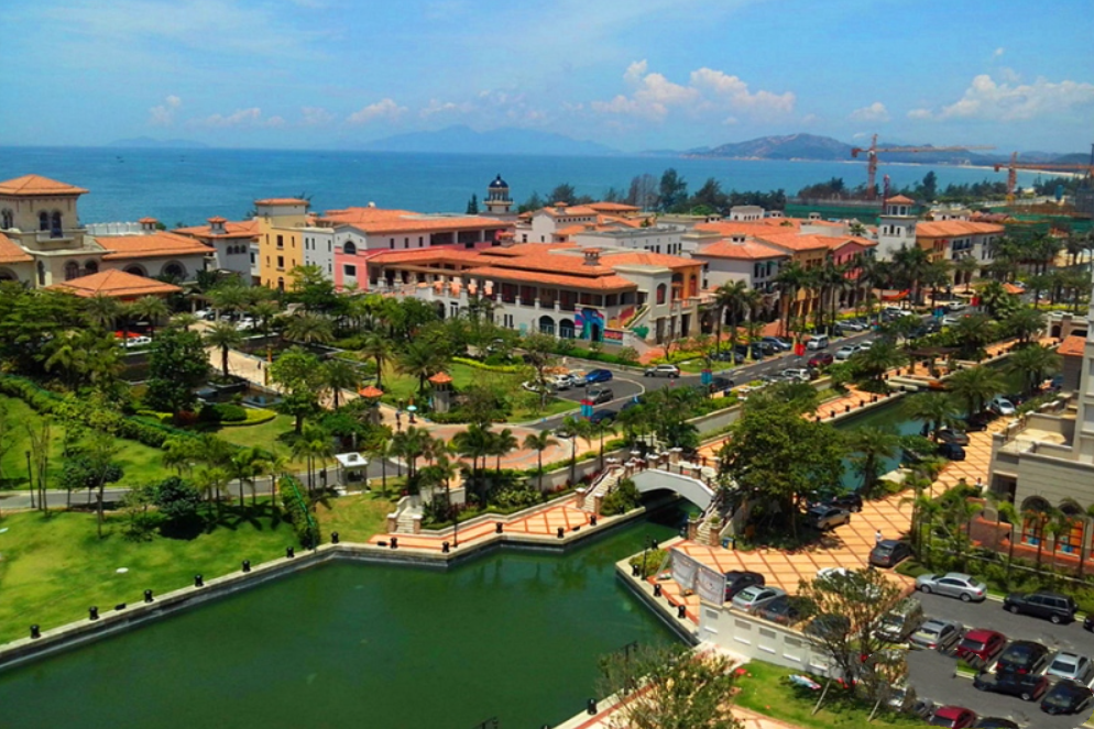  p>万科双月湾位于惠东平海双月湾度假区内,是万科打造的中国首个深海