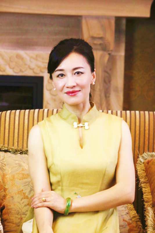  p>李菲,3月3日出生于广西壮族自治区桂林市,自小受梨园世家熏陶,多才