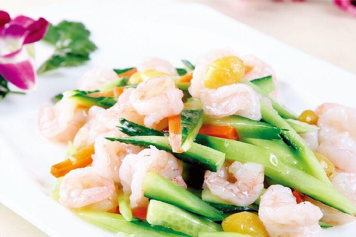 金黄清绿木须虾仁