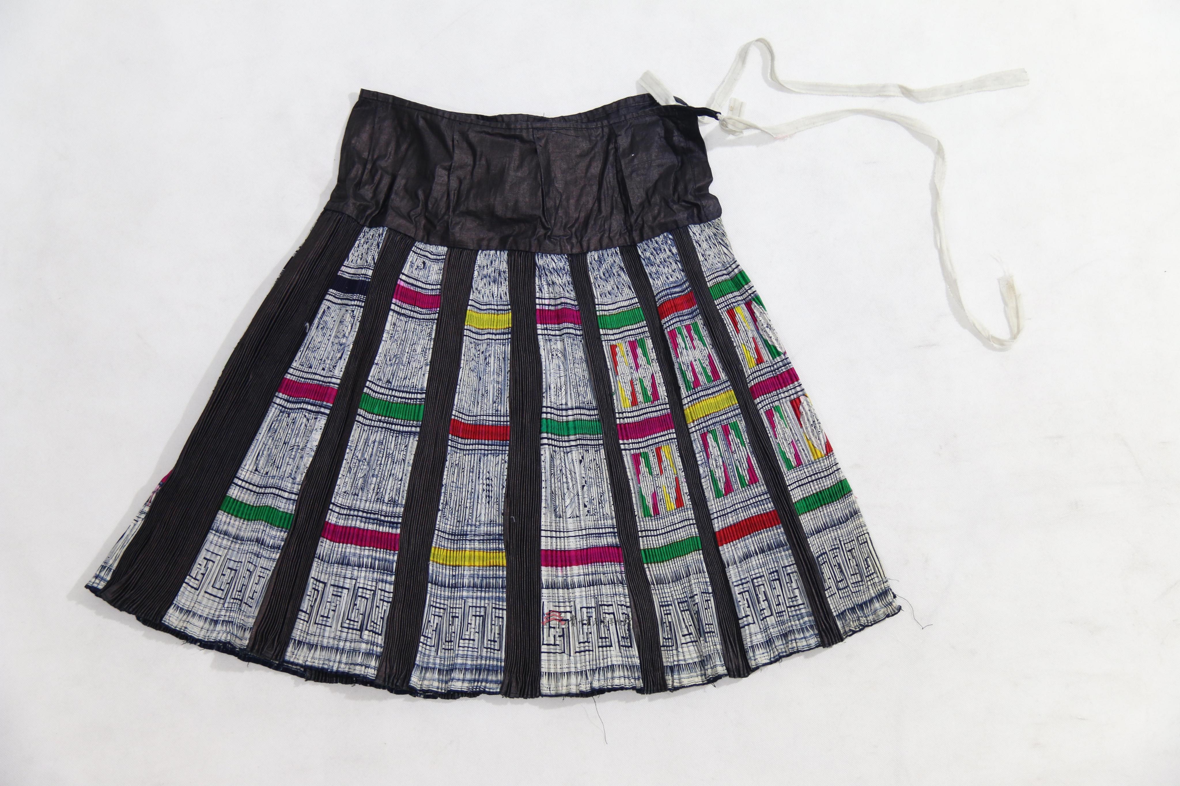 苗族蜡染贴布百褶裙