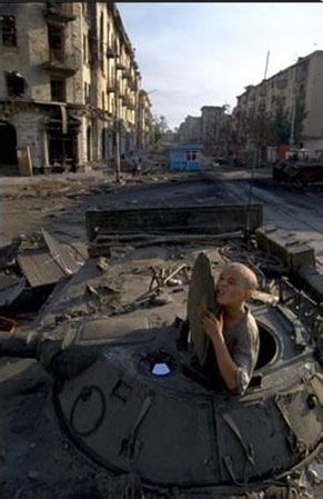  p>格罗兹尼巷战,这是越战以后最残酷最血腥的 a href="#" data-lemma