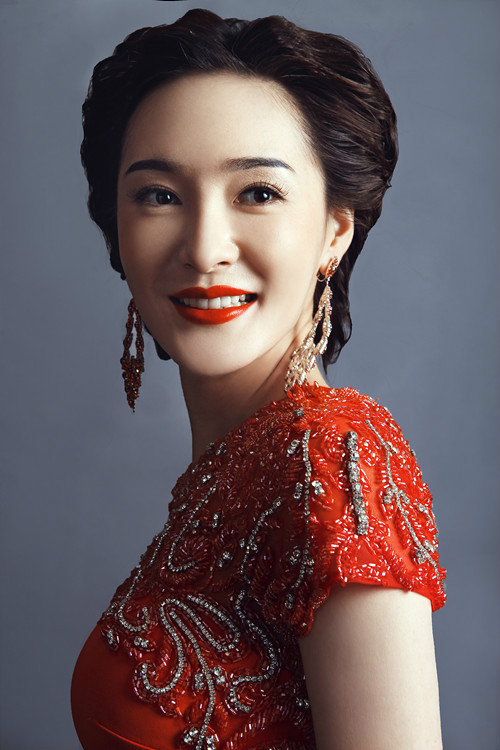  p>王豪,出生于山东省青岛市,中国内地女演员,毕业于 a target="