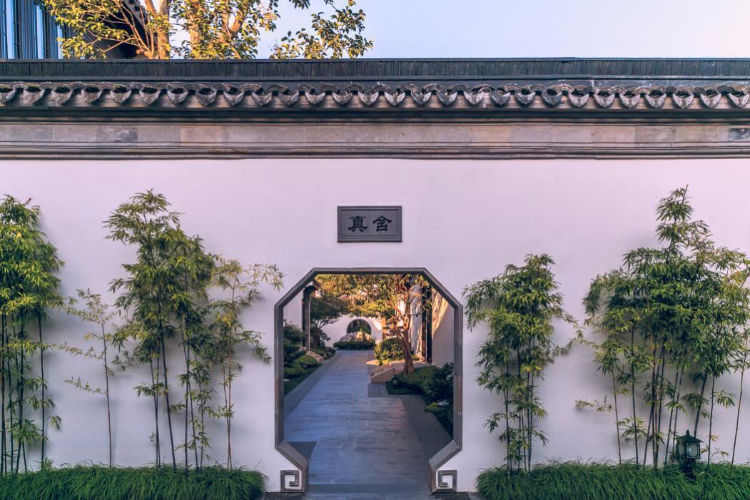  p>借景是古典园林建筑中常用的构景 a target="