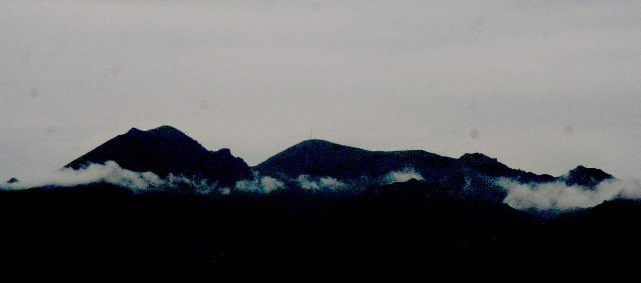  p>睡美人山,在 a target="_blank" href="/item/磁县/700337" data