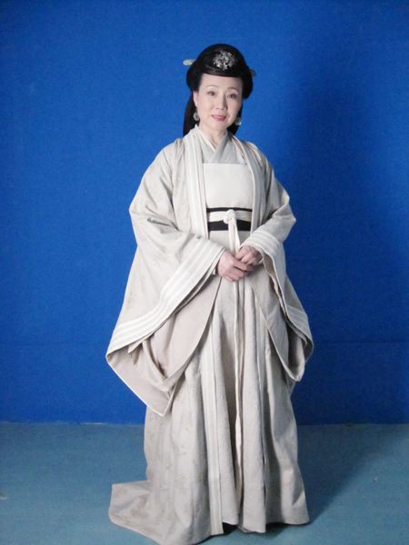 pq">康群智,1957年8月12日出生于山东省济南市章丘区,中国内地女演员