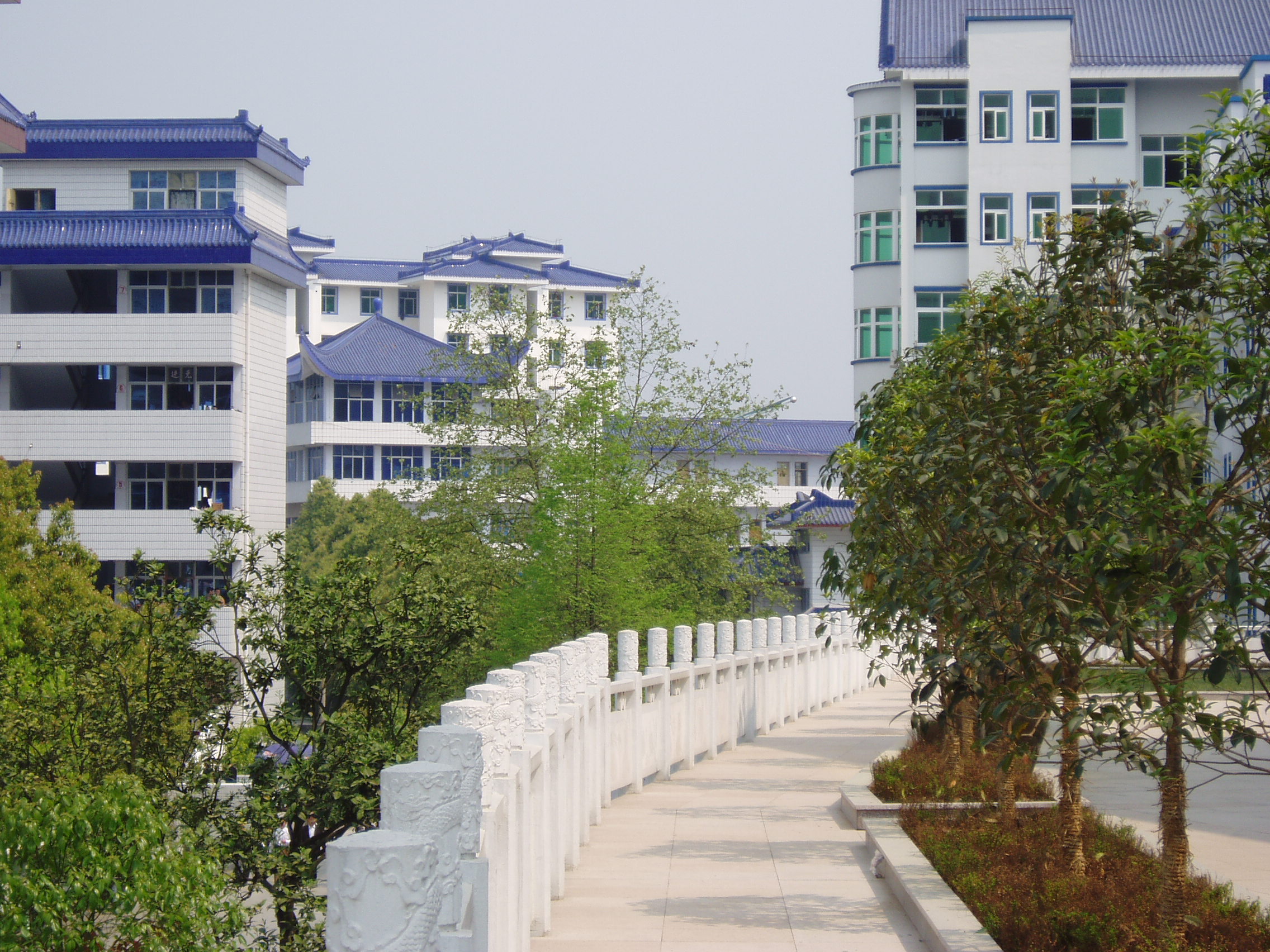 湖北民族学院