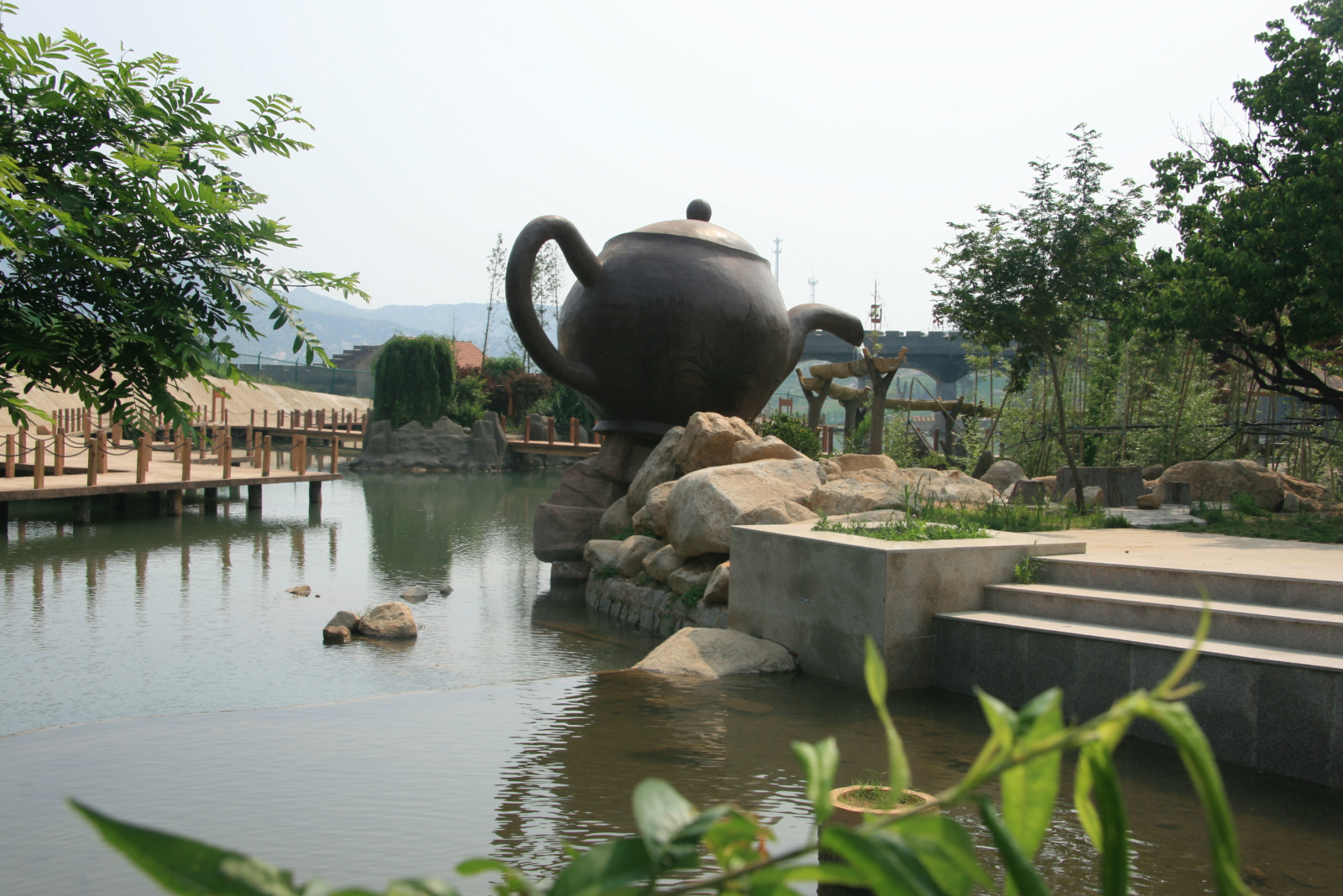  p>青岛茶山风景区位于平度市城北20公里,北接大泽,东邻 a href="#"