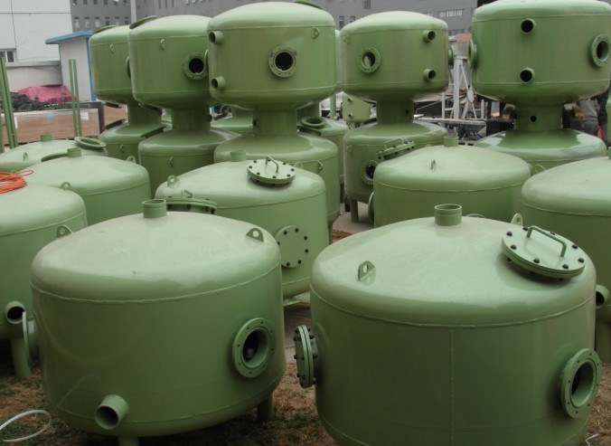 砂滤器,它是通过均质等粒径石英砂形成砂床作为过滤载体进行立体深层