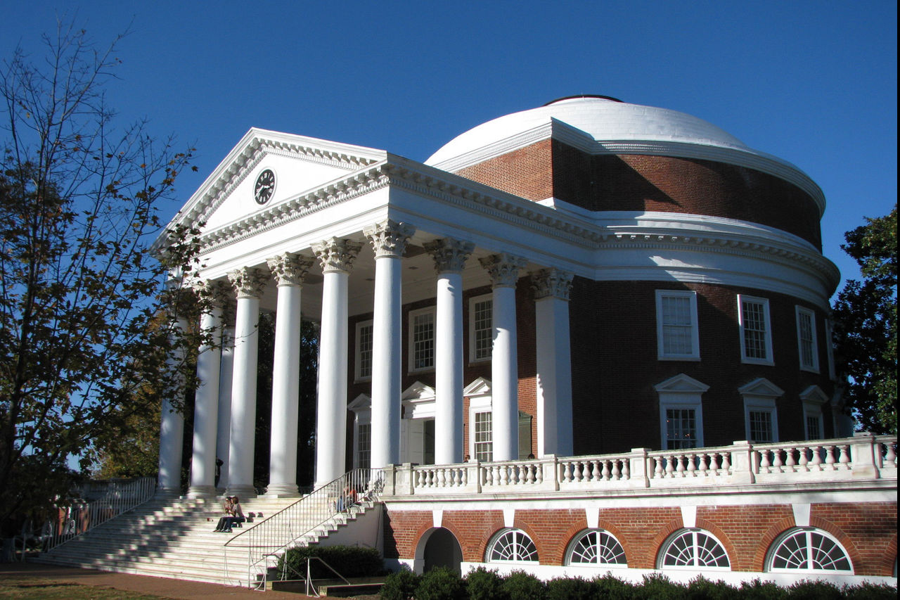  p>弗吉尼亚大学(university of virginia),简称uva,坐落于美国