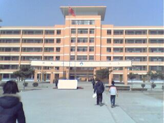  p>蒙城八中位于安徽省蒙城县,蒙城县是古代思想家,大文学家庄子的