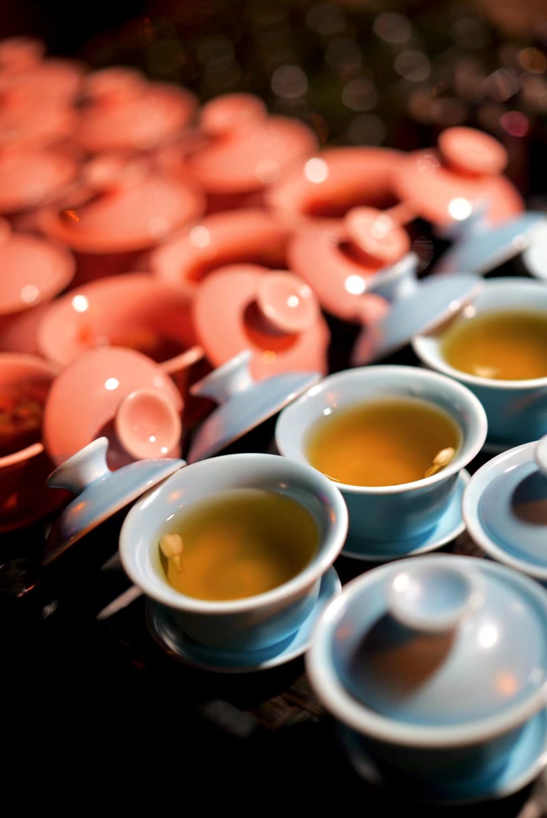  p>贰麻酒馆创立于2014年11月,是成都贰麻餐饮娱乐有限公司打造的成都