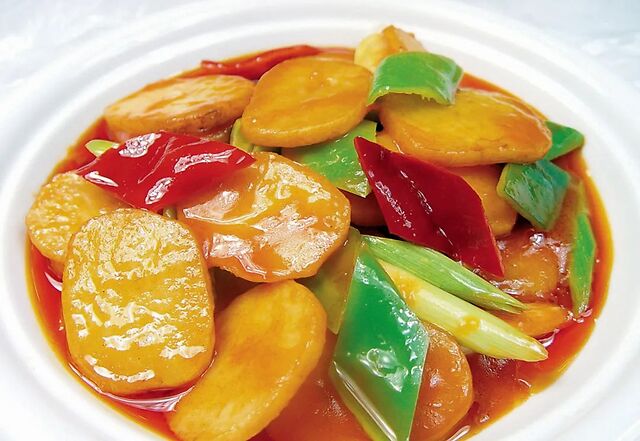  p data-id="gnasx5ukrs">东乡土豆片是一道简单的家常菜,主料是 a