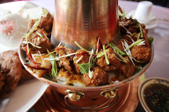  p>什锦暖锅又名十锦火锅.