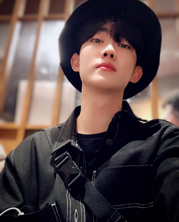  p>洪泰艺(         ),2000年4月15日出生,韩国儿童演员.