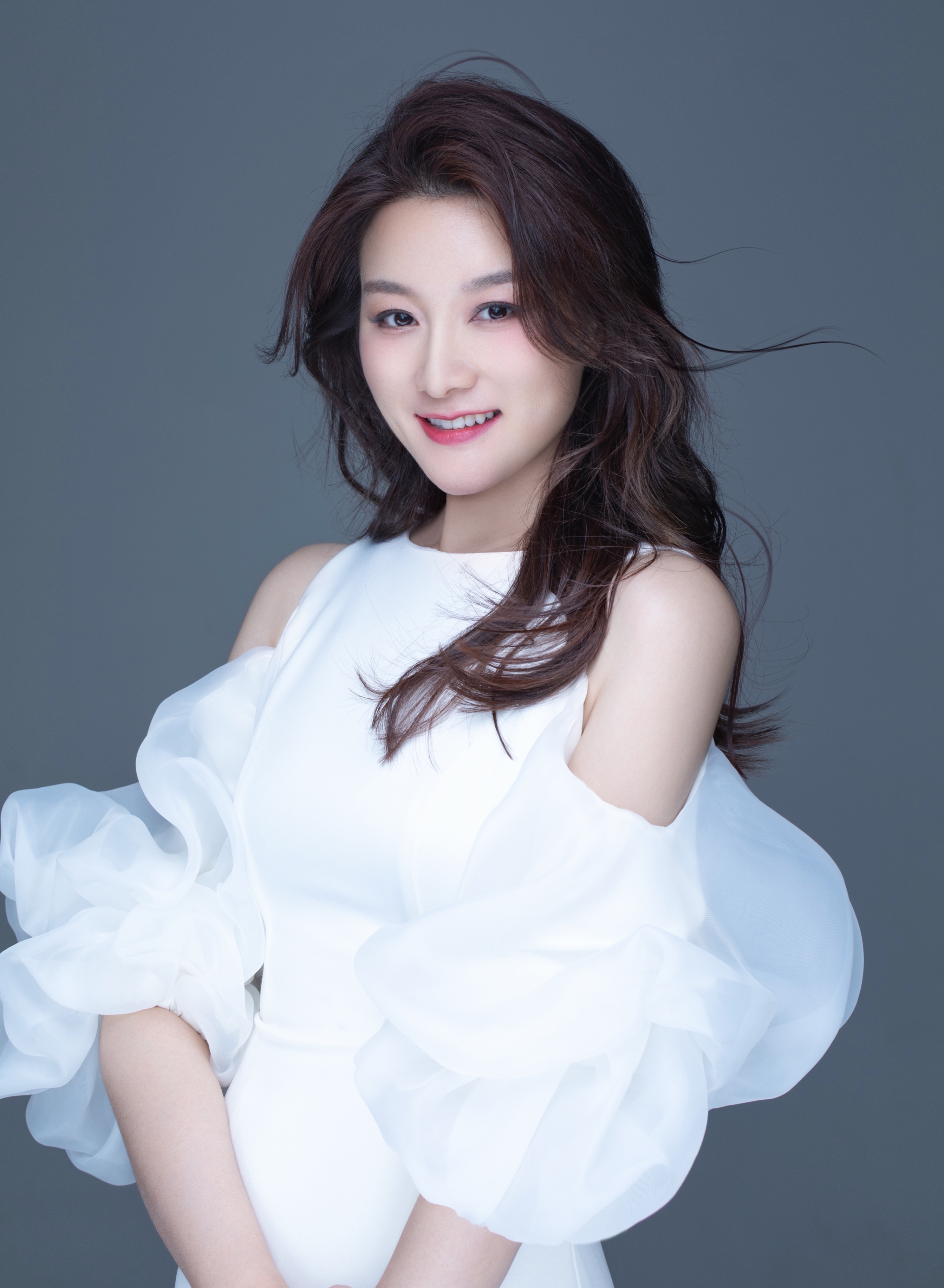 z4">王雯,女, 内地著名 a target="_blank" href="/item/歌手/16693"