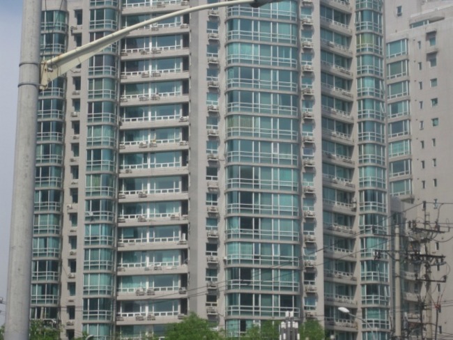  p>世方豪庭,位于北京市朝阳区京城大厦西,由城峰房地产开发有限公司