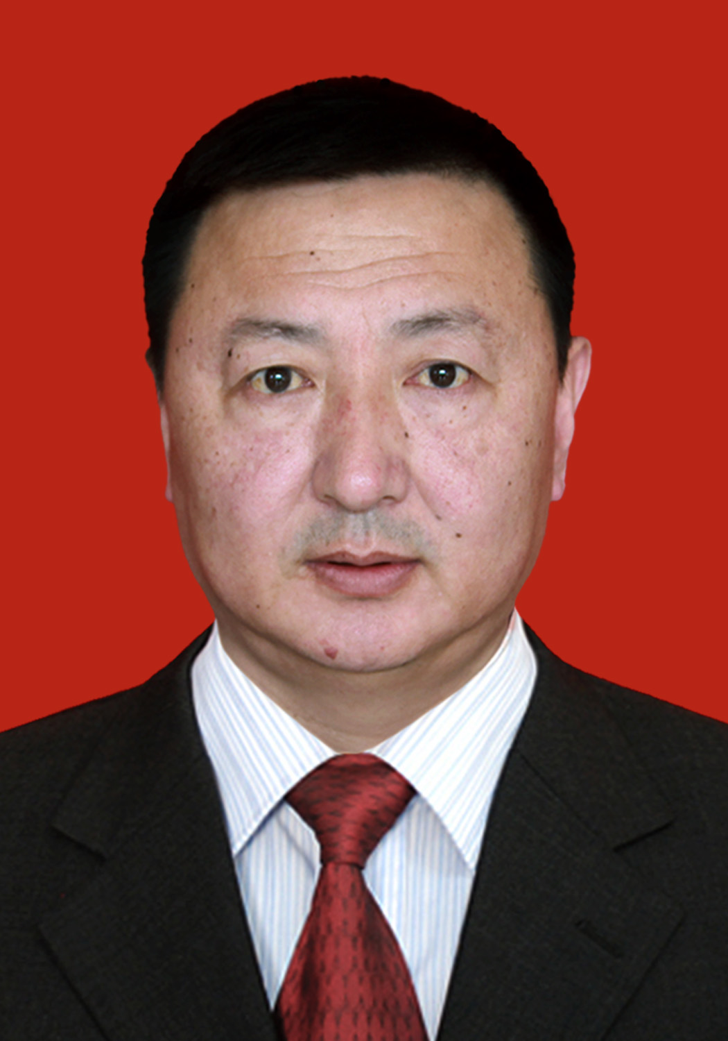  p data-id="snc3njvlor9q">杜国忠,曾任榆树市城发乡党委书记. /p>