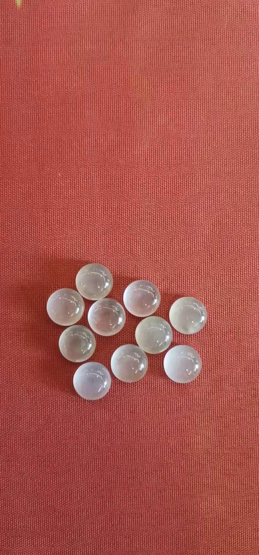 data-id="gnfiailoep">水钙铝榴石,学名叫做水钙铝榴石,民间叫凉水石