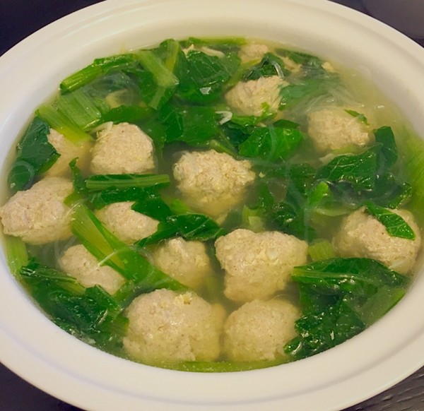 chinese cabbage and meat balls soup