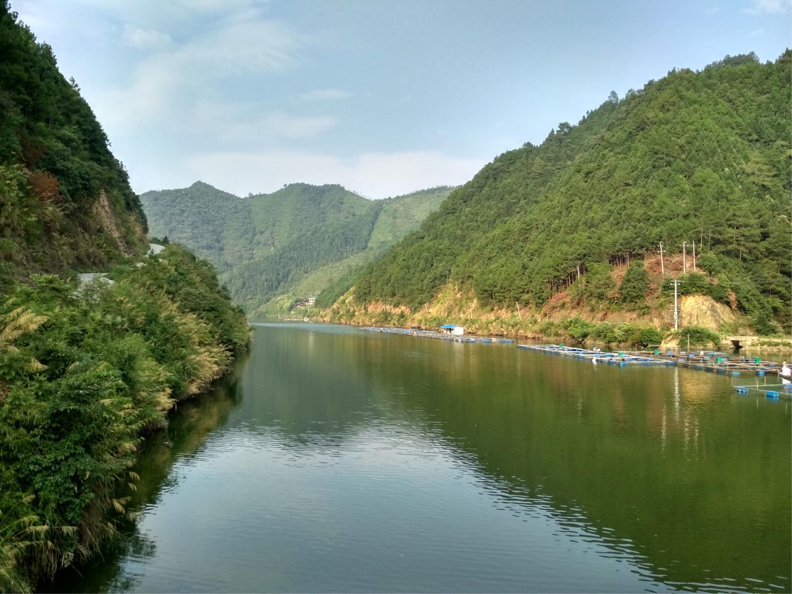 怀化市溆浦县,地处溆浦县东端,南与新化县金凤乡相连,西与两江乡接壤