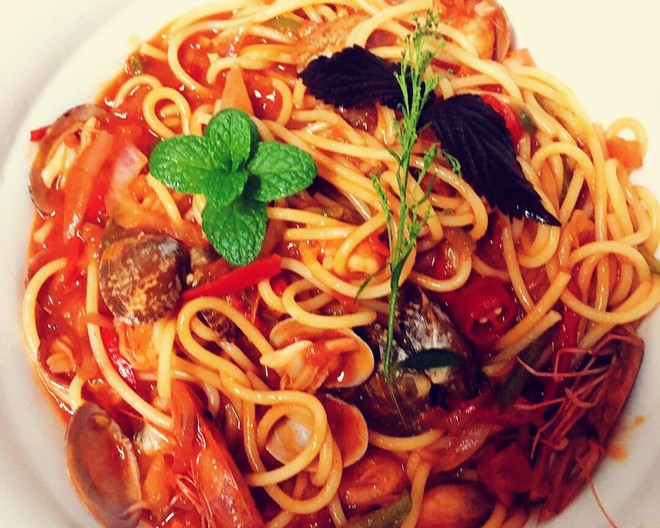茄汁海鲜义大利面