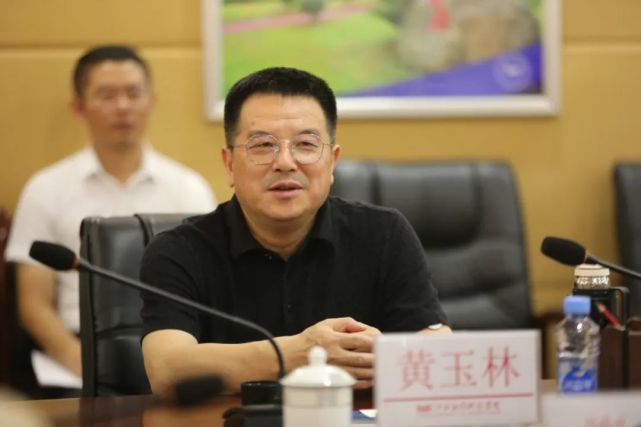  p data-id="gnbjifbe1p">黄玉林,男,江西上犹人,1961年10月生,中共