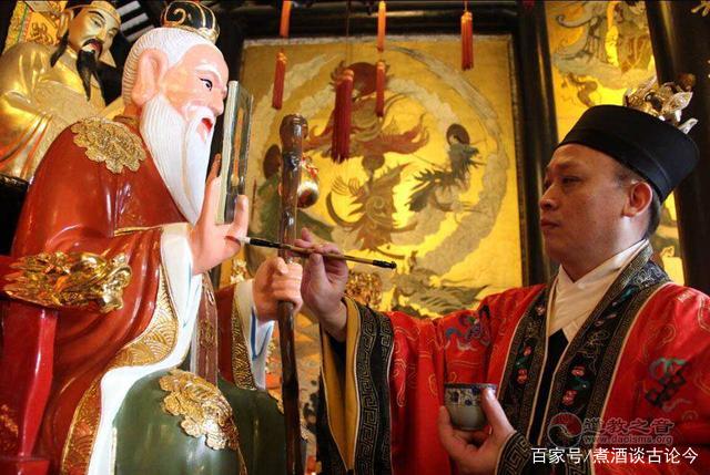 月老是谁？中国人为什么求姻缘都要找他？中华民族拜月老历史考_百科TA说