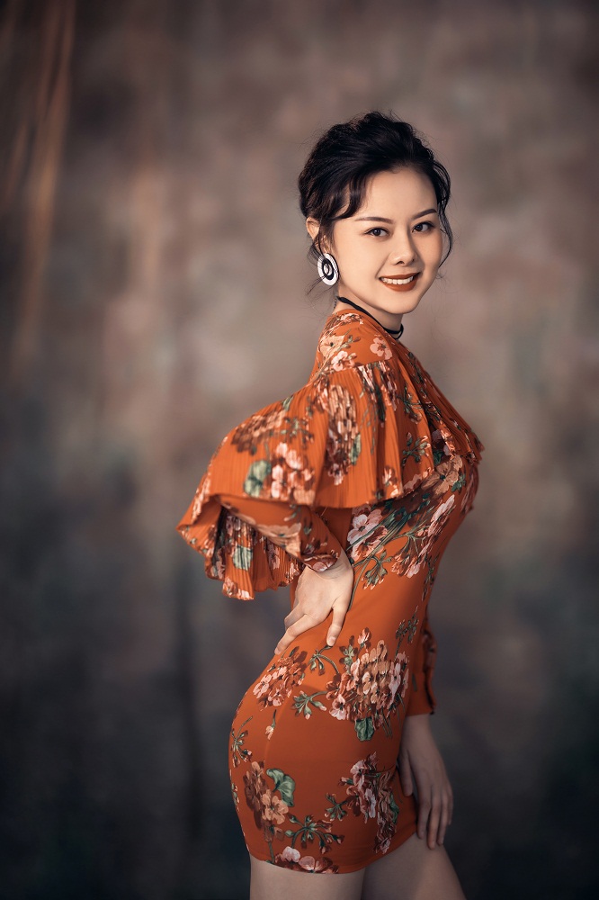  p data-id="2cytudbaxio">王佳佳,女高音歌手,代表作品《妈妈》