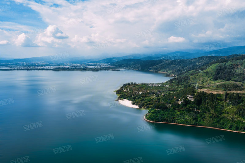 中国邛海·17度国际旅游度假区