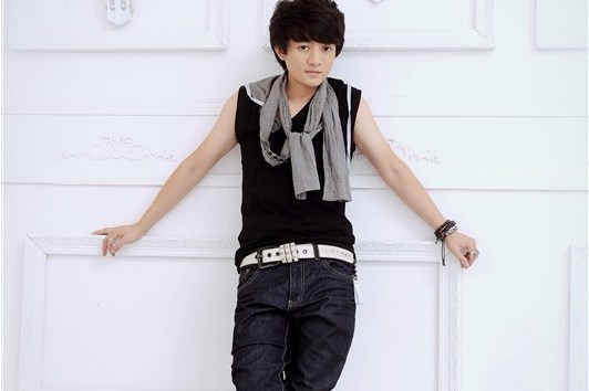  p data-id="gncn7ssqkj">张天龙,中国,汉族,男,武术家, 画家,代表