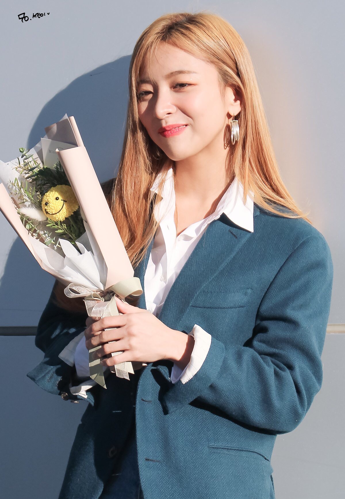  p>朴善怜(luna),1993年8月12日出生于韩国首尔.