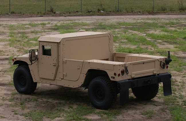 high mobility multipurpose wheeled vehicle /b>,缩写 b>hmmwv /b>