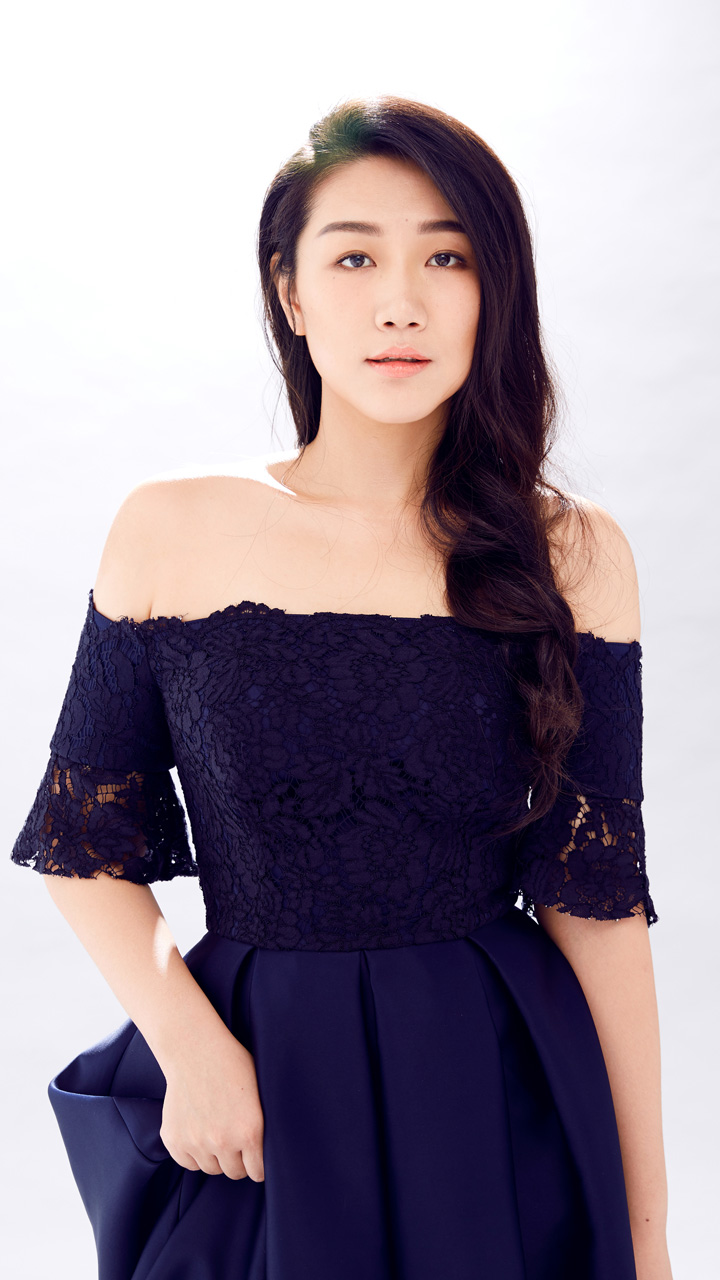  p data-id="gnfh3g53er">《离别的秋天》是孙露演唱的歌曲,由高航